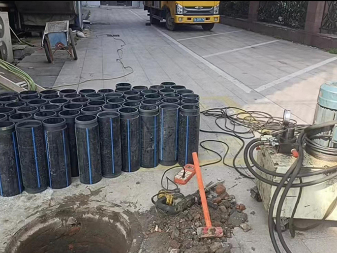 精河PE置换管厂家 DN315置换管 非开挖管短管置换